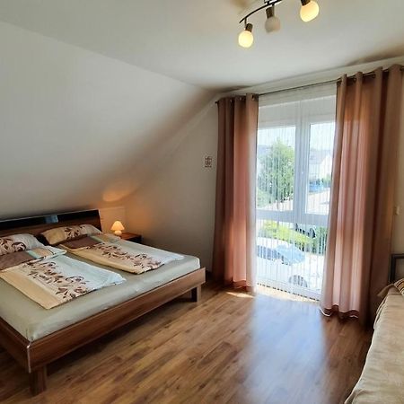 Ferienwohnung Valerie Етенхайм Екстериор снимка