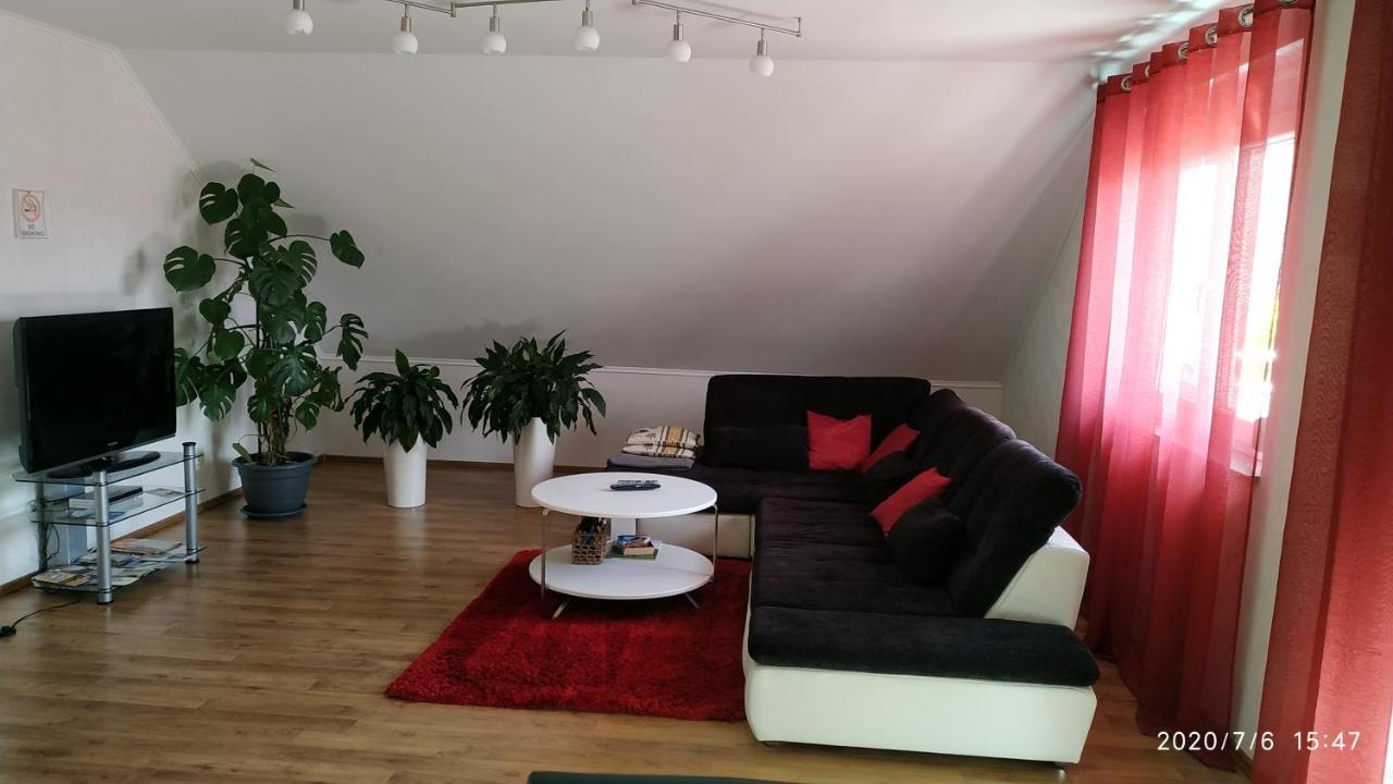Ferienwohnung Valerie Етенхайм Екстериор снимка