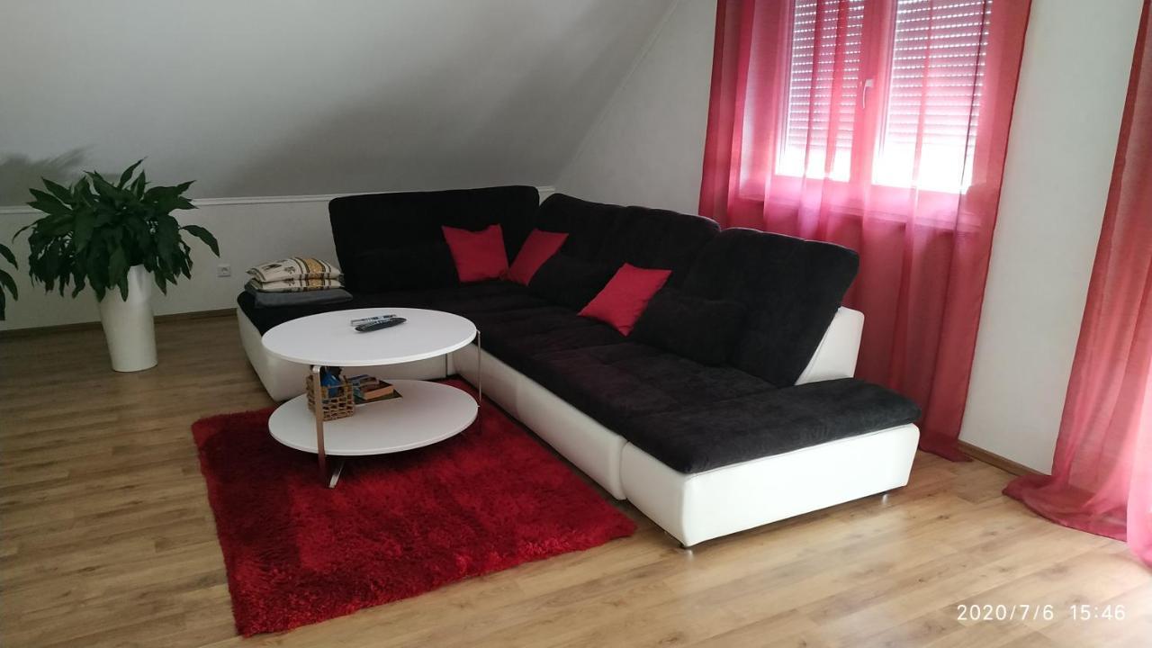 Ferienwohnung Valerie Етенхайм Екстериор снимка