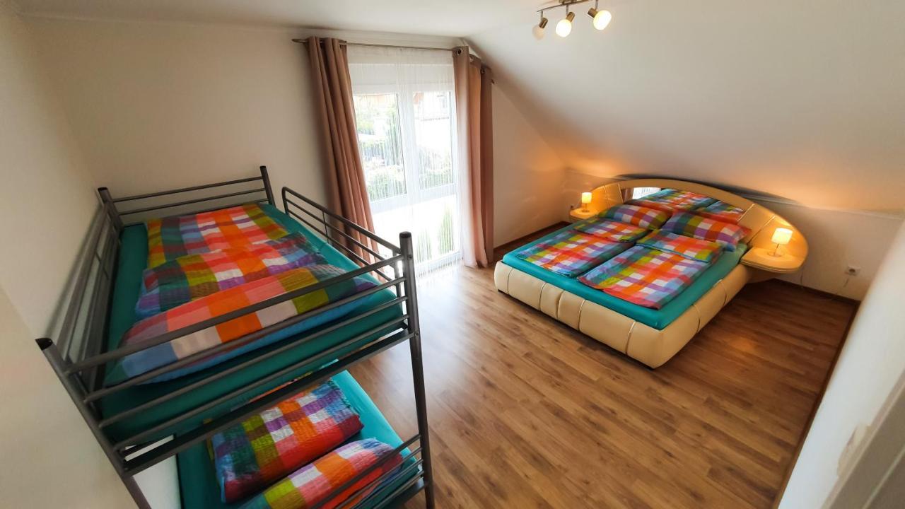 Ferienwohnung Valerie Етенхайм Екстериор снимка